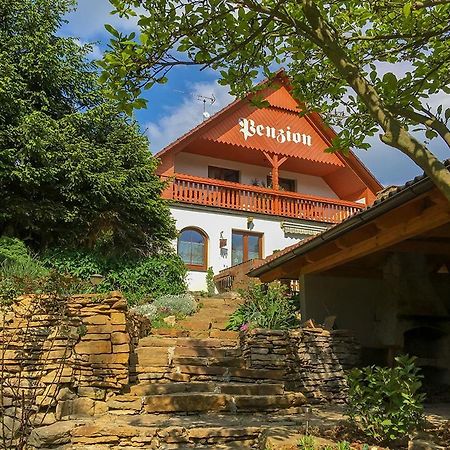 Penzion Na Hradcanech โนเว เมสตู นอด เมตูยี ภายนอก รูปภาพ