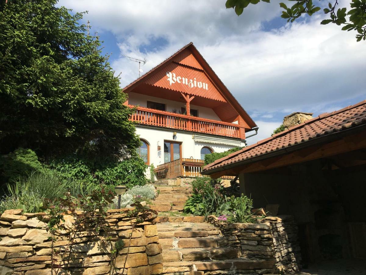 Penzion Na Hradcanech โนเว เมสตู นอด เมตูยี ภายนอก รูปภาพ